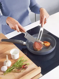 Woll Diamond Lite, Gusspfanne Mit Festem Stiel, Ø 28 Cm, 5 Cm Hoch -Küchenbedarf Laden 0b0d1c8a698742c01f4aca9d4e2294c4