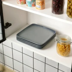 LOVECASA Tafelservice, 4-tlg Set Quadratische Speiseteller Aus Steingut, Flachteller, Frühstücksteller Für 4 Personen, Grau -Küchenbedarf Laden 1a8460c68750a18e0fb6dcb4d8ad385e