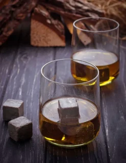 Echos 4er Whisky Steine Set Aus Granit | Wieder Verwendbar | Im Hochwertigem Stoffbeutel | -Küchenbedarf Laden 219bb78da1e6b8272ee881864eda4b44