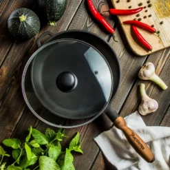 Gusspfanne Ø 24 Cm Mit DECKEL Bratpfanne Gusseisen MAYSTERNYA IRON WOOD -Küchenbedarf Laden 2aece5ba8df0220eaca6465f11d7bf9b