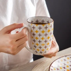 Vancasso Tafelservice Porzellan, Tulip Elegantes Geschirrset, 48 Teilig Kombiservice Mit Speiseteller, Dessertteller, Müslischalen Und Kaffeebecher Für 12 Personen -Küchenbedarf Laden 2c6898dbb2773254712fb32e96b14bb2