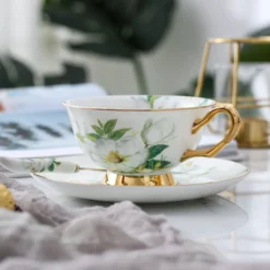 Panbado Kaffeeservice Set Aus Premium Bone China Porzellan, Beinhaltet 2 Kaffeetassen, 2 Untertassen, 2 Löffel, 1-tlg Metallständer -Küchenbedarf Laden 52f74c0ccb64b1c1ec0e1555b5aea264