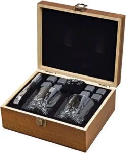 Whisky Geschenkset Nicht Nur Für Whisky Liebhaber:innen, 8 Granit Whisky Steine, 2 Whiskygläser, Eiswürfelzange Und Samtbeutel In Toller Holz Geschenkbox. Neidfaktor Inclusive -Küchenbedarf Laden 57cd6ed7ee9245744494c0dca5bc8679