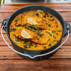 Mucola Gusseisen Feuertopf Gusstopf Inkl. Deckelgriff 2in1 Kochtopf & Pfanne 9,0L Dutch Oven Potjie Camping Kochgeschirr -Küchenbedarf Laden 58914ce5f2e04253822cf5eedbd3afb6