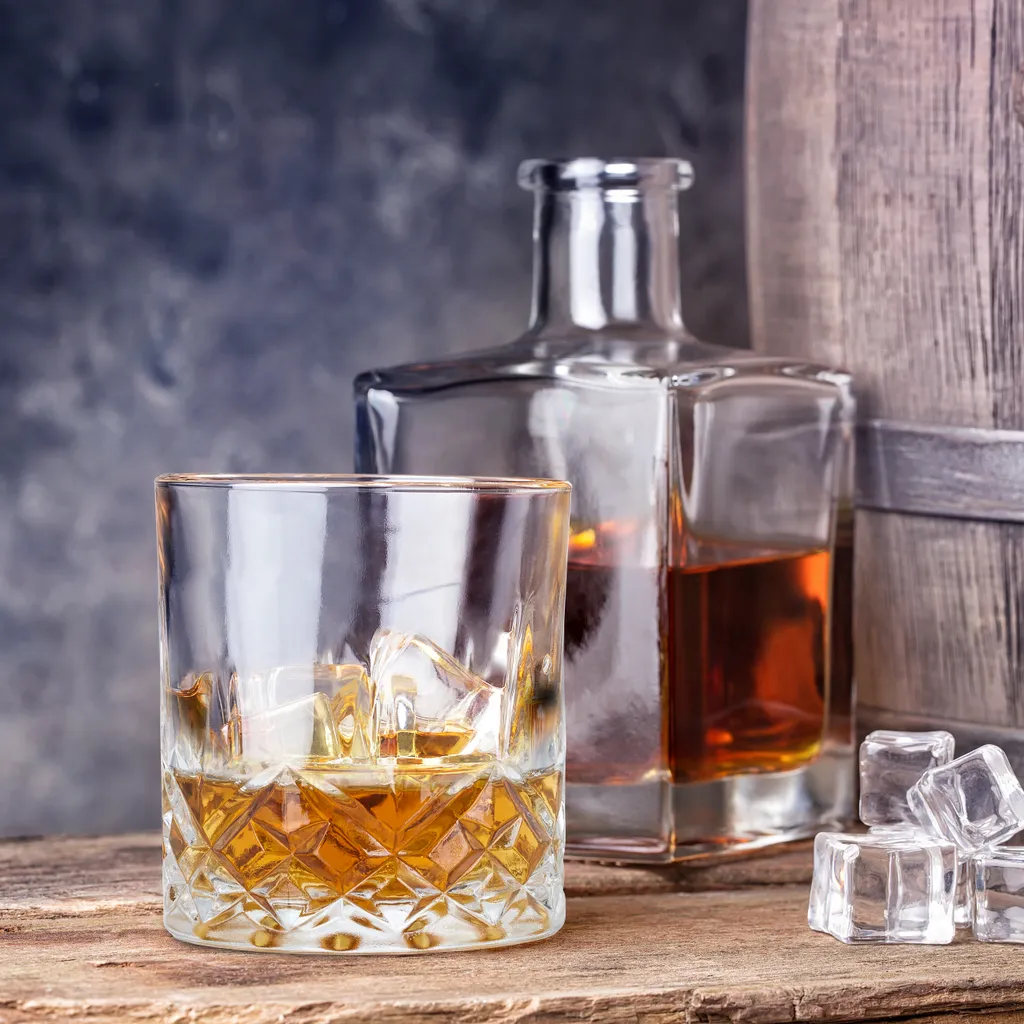 relaxdays Whisky Gläser 4er Set Relaxdays Whisky Gläser 4er Set -Küchenbedarf Laden 7c1028c901a7805aa8d7343fca5bbca8