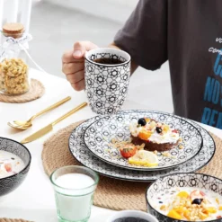 Vancasso, Haruka Porzellan Geschirrservice, 32-teilig Rund Kombiservice Geschirrset Tafelservice Für 8 Personen, Schwarz -Küchenbedarf Laden 8065e7434ad0d0f1b5d477fcddad6c5b