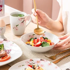 VEWEET Porzellan Kombiservice 'Annie', 40 Teilig Geschirrservice Für 8 Personen, Frühstückservice Mit Je 8 Eierbecher, Kaffeebecher 350 Ml, Müslischalen, Dessertteller Und Flachteller -Küchenbedarf Laden bf1ed6c75b2fc7e586698b6ea9629e07