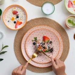 Vancasso Natsuki 16-teilig Porzellan Kombiservice, Mit Je 4 Speiseteller Ø 27 Cm, Dessertteller Ø 21,5 Cm, Müslischalen Ø 15,2 Cm Und Kaffeebecher 380 Ml 5 Vancasso Natsuki 16-teilig Porzellan Kombiservice, Mit Je 4 Speiseteller Ø 27 Cm, Dessertteller Ø 21,5 Cm, Müslischalen Ø 15,2 Cm Und Kaffeebecher 380 Ml -Küchenbedarf Laden bfa670adbb2c380fab6837ab876a58b3