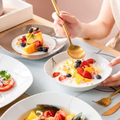 VEWEET Tafelservice 'Nikita' Aus Porzellan, 24 Teilig Geschirrset Beinhatlet Müslischalen, Dessertteller, Speiseteller Und Suppenteller, Geschirrservice Für 6 Personen -Küchenbedarf Laden c3693d1a310f812e871010f82079c57a