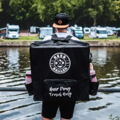 BeerBaller® Travel Bag - Beer Pong Tisch Tragetasche Inkl. Kühl- Und Becherfach 4 BeerBaller® Travel Bag - Beer Pong Tisch Tragetasche Inkl. Kühl- Und Becherfach -Küchenbedarf Laden c9bfe20f354d8107ed35b48f22db3697