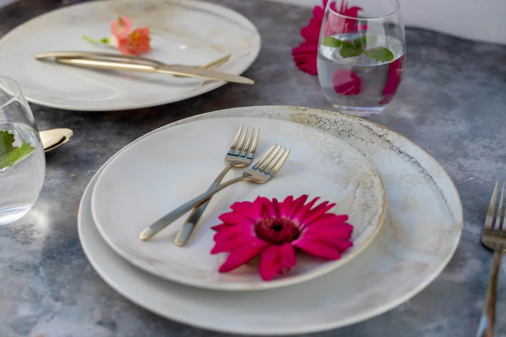 Mäser 931949 Tafelservice Ossia für 6 Personen, Steinzeug, weiß/beige (1 Set, 18-teilig) Mäser 931949 Tafelservice Ossia Für 6 Personen, Steinzeug, Weiß/beige (1 Set, 18-teilig) -Küchenbedarf Laden cc9cb0ab4fb1e4e7c83b8c4b941caee1