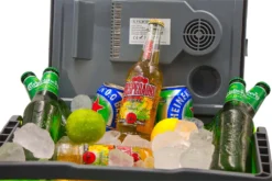 Steinborg Kühlbox 30 Liter | Warmhaltebox | Praktischer Tragegriff | Eco-Modus | 12 V/ 230 V Stromversorgung -Küchenbedarf Laden fa76849aff82ae5c12aca300a47a04b6